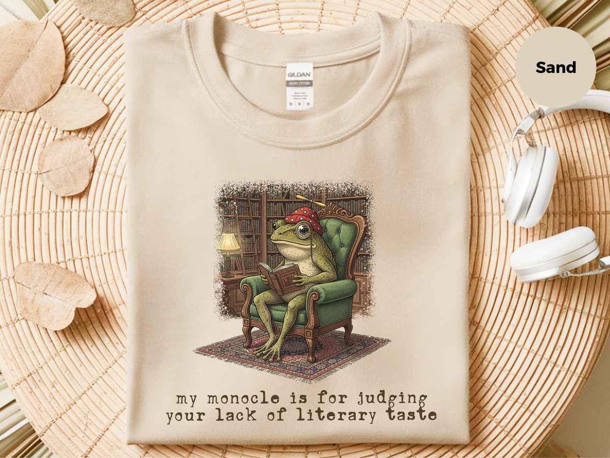 Monocle Frog Judging Literary Taste. Academic Book Snob Sarcastic Tee.