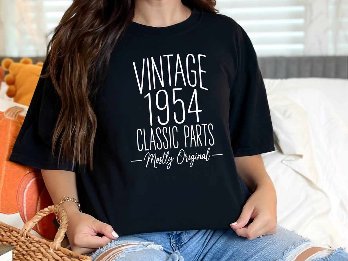 Vintage 1954 Classic Parts 70th Birthday Shirt Graphic T-Shirt