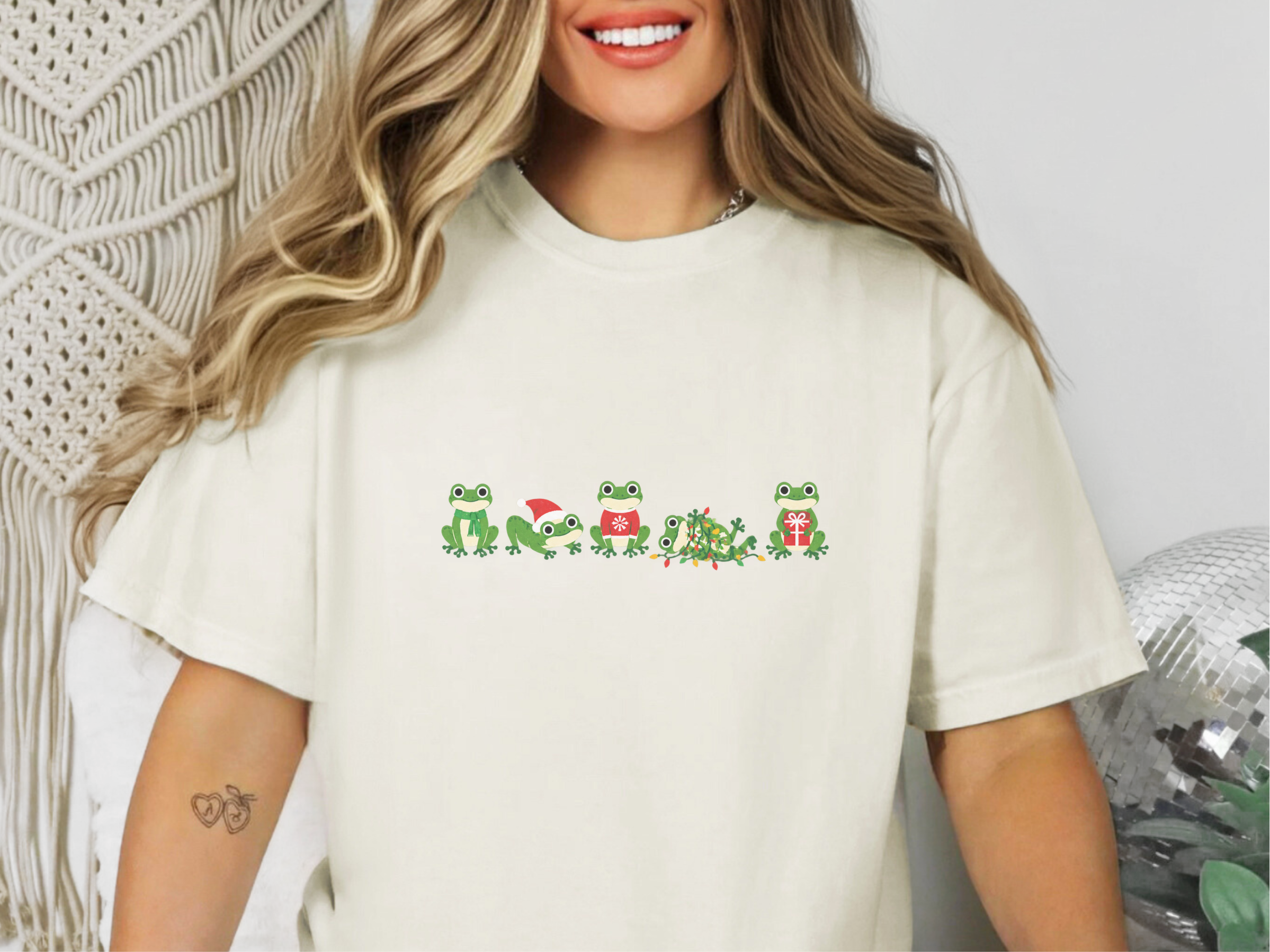 Sir Froggy Christmas Lineup funny shirt - photo 8