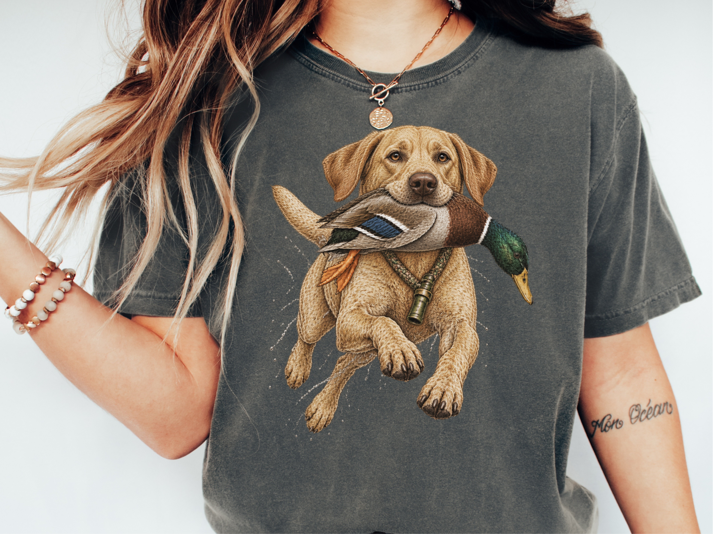 Labrador Retieving Duck Vintage Art doodle dog shirt - photo 1