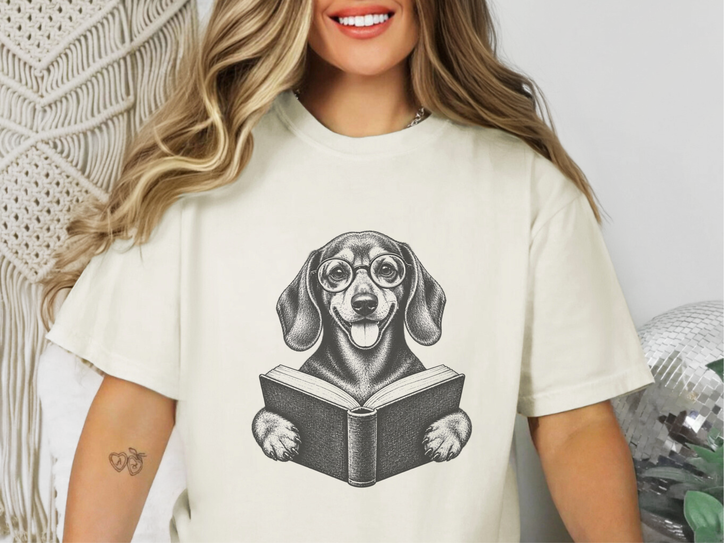 Reading Dachshund With Glasses doodle dog shirt - photo 8