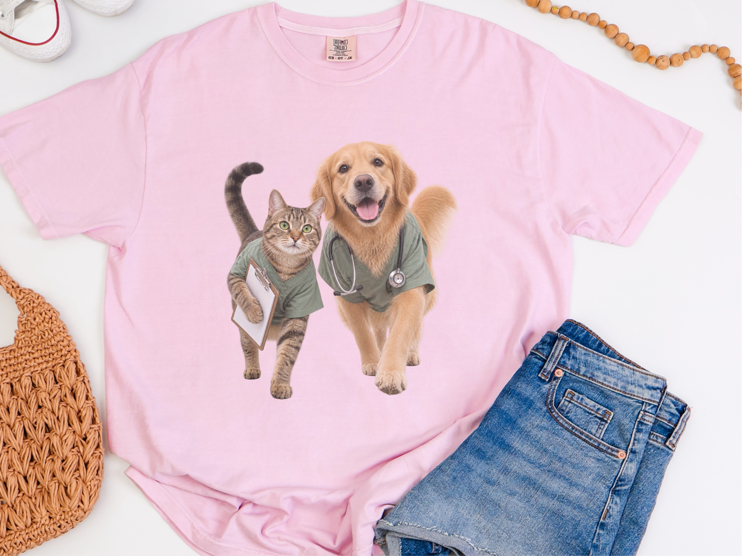 Golden Retriever And Tabby Cat Veterinarians Comfort Colors Shirt